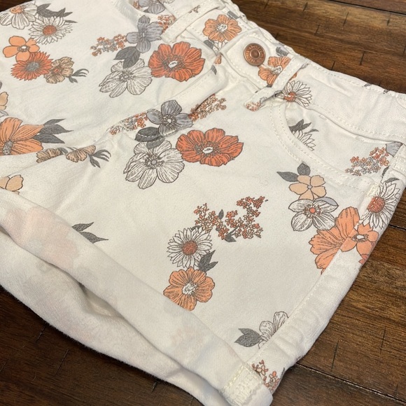 🍁🌼Abercrombie Kids floral shorts 7/8🍂 - Picture 2 of 11